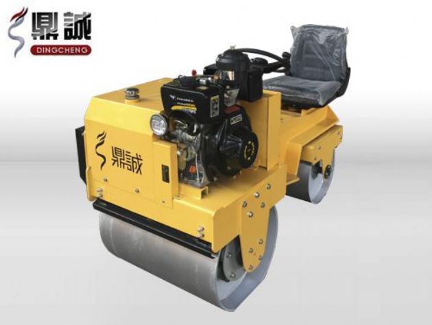 點(diǎn)擊查看詳細(xì)信息<br>標(biāo)題：DC850C座駕式壓路機(jī) 閱讀次數(shù)：15102